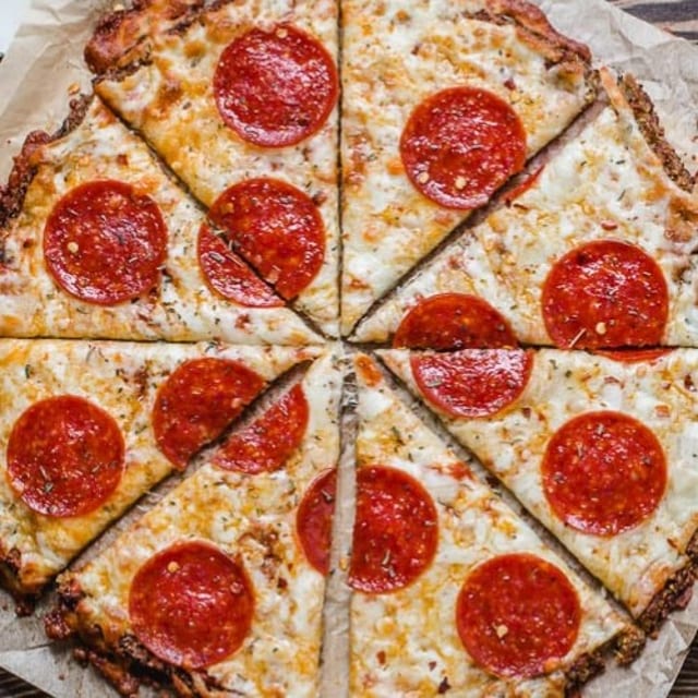 Build Your Own Pizza (14" Cauliflower Crust).