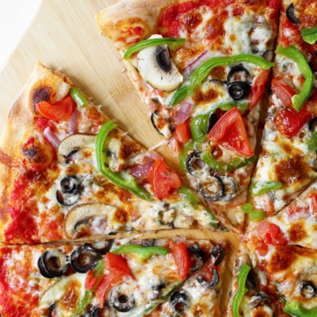 Veggie Delight Pizza (14" Cauliflower Crust).