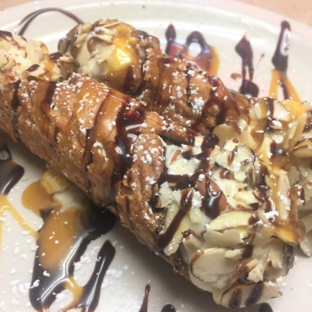Cannoli.