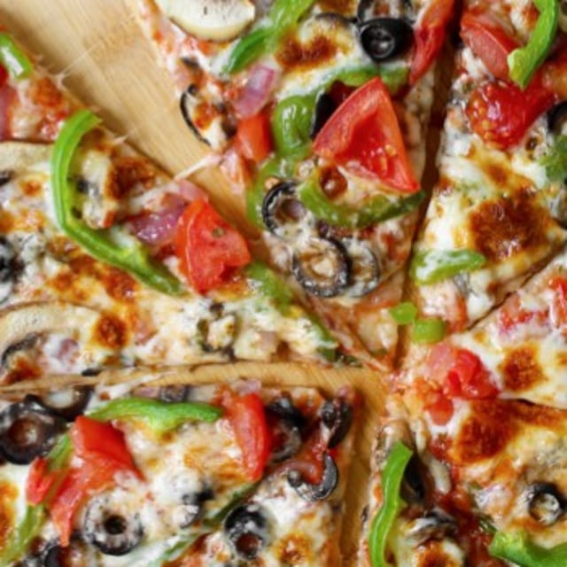 Veggie Delight Pizza (14").